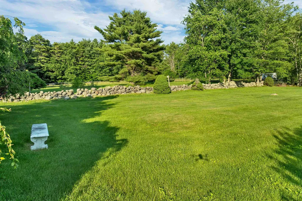 825 North Line Road Tuftonboro NH 03816