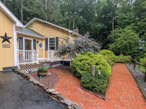 39 Partridgeberry Lane Swanzey NH 03446