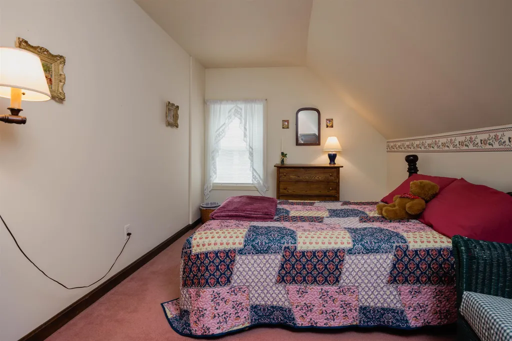 929 Rt 11 Route Sunapee NH 03782