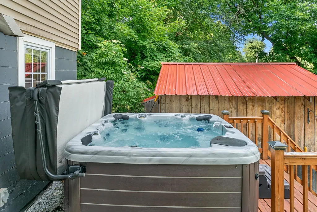 447 West River Road Hooksett NH 03106
