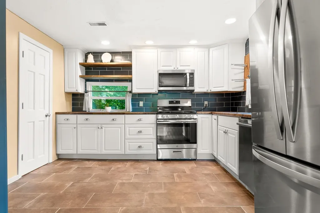 447 West River Road Hooksett NH 03106