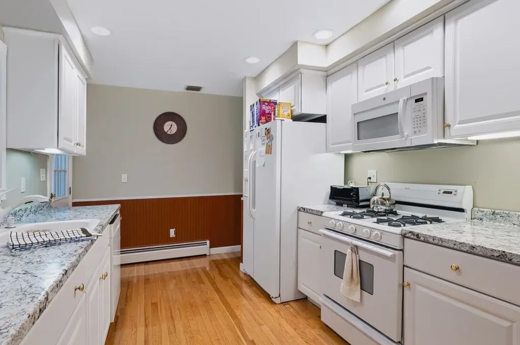 12 Wheaton Drive Nashua NH 03063