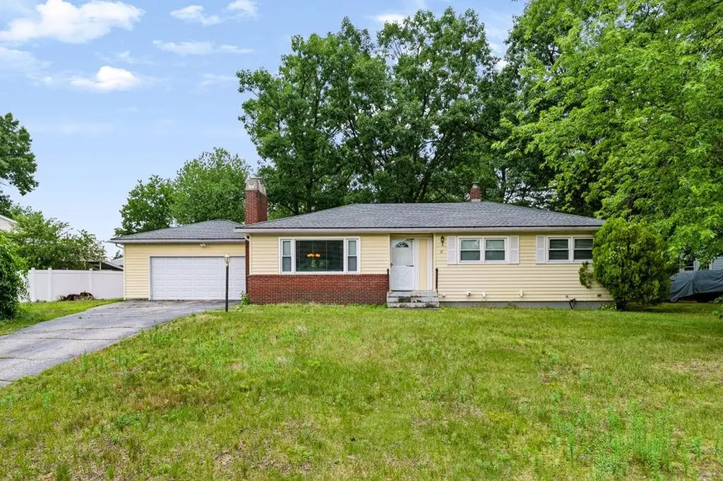 12 Wheaton Drive Nashua NH 03063