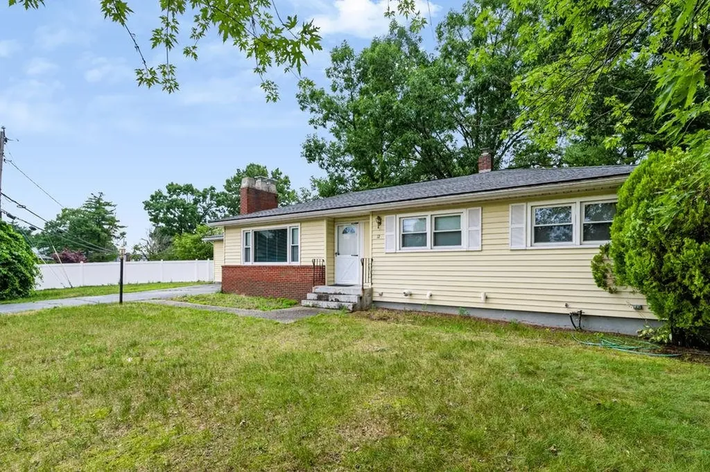 12 Wheaton Drive Nashua NH 03063