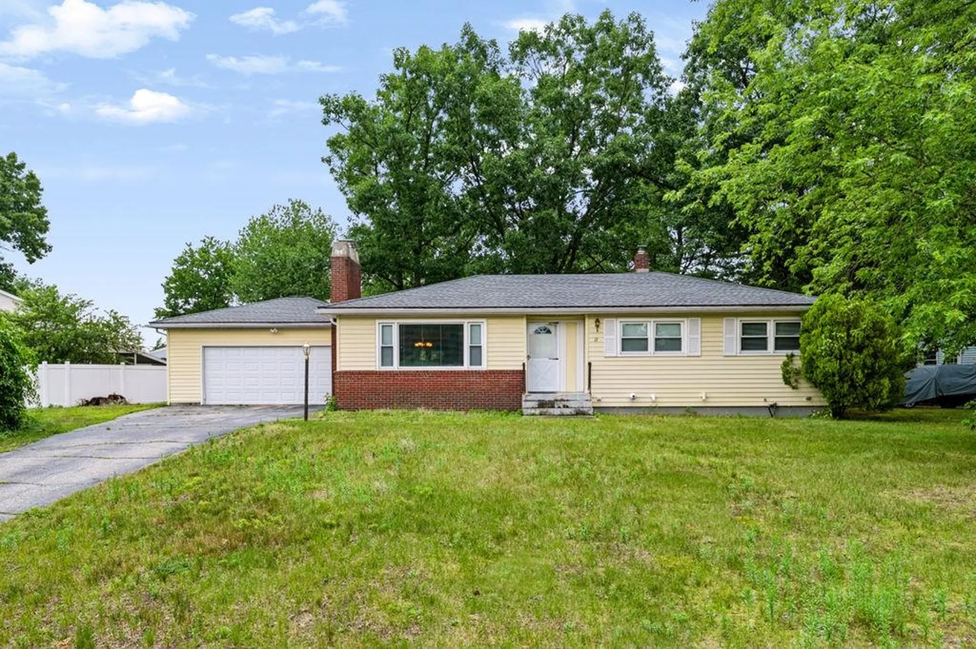 12 Wheaton Drive Nashua NH 03063
