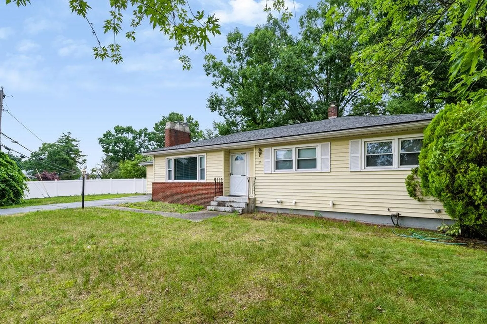 12 Wheaton Drive Nashua NH 03063