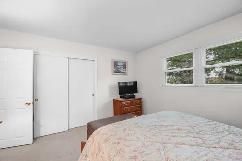 12 Wheaton Drive Nashua NH 03063