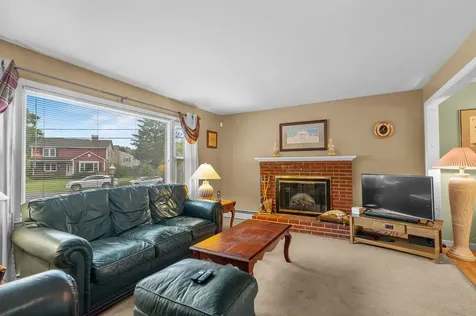 12 Wheaton Drive Nashua NH 03063
