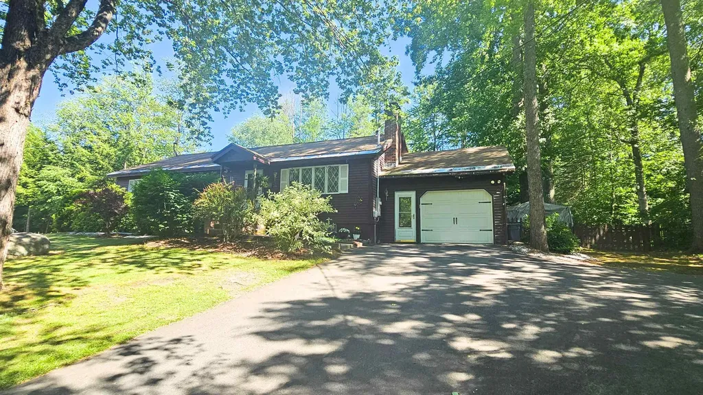 45 Ledgewood Road Claremont NH 03743