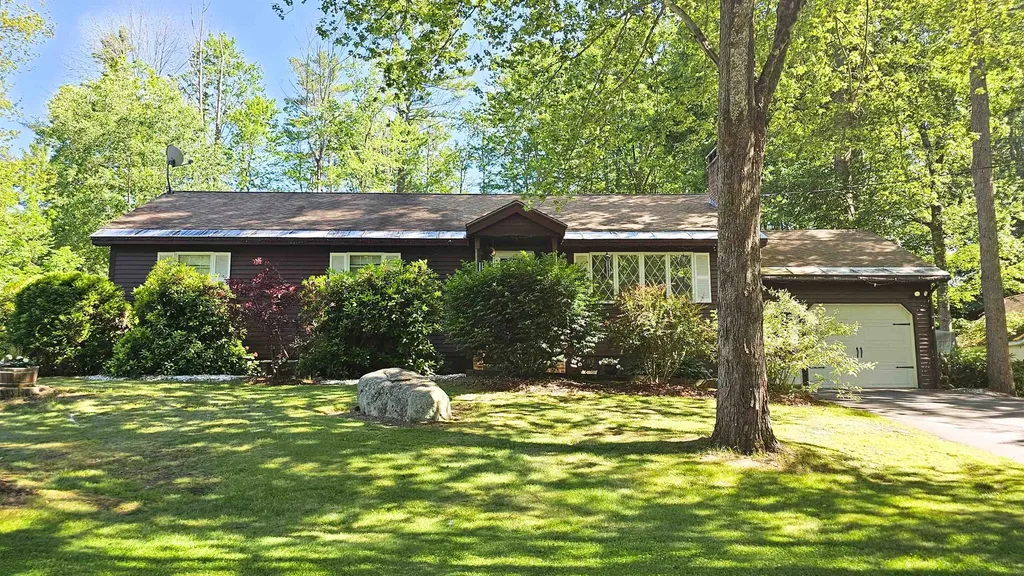45 Ledgewood Road Claremont NH 03743