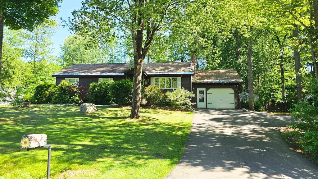45 Ledgewood Road Claremont NH 03743