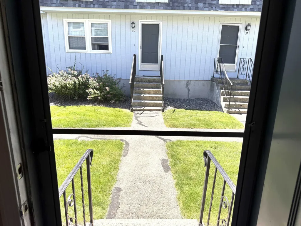 26 Bluestone Drive Nashua NH 03060