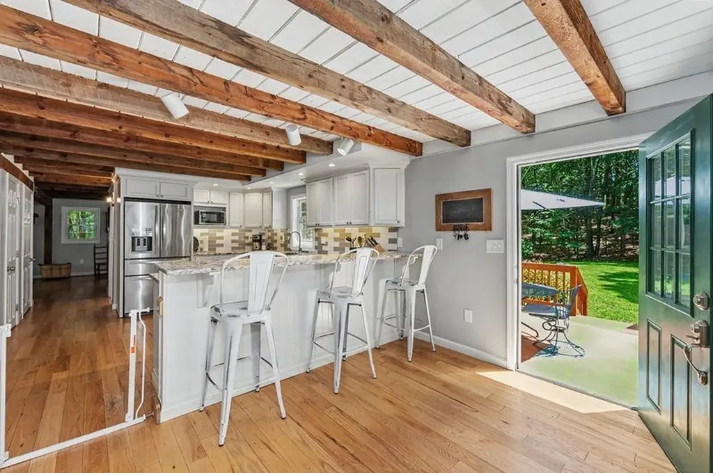 58 Heath Street Newton NH 03858