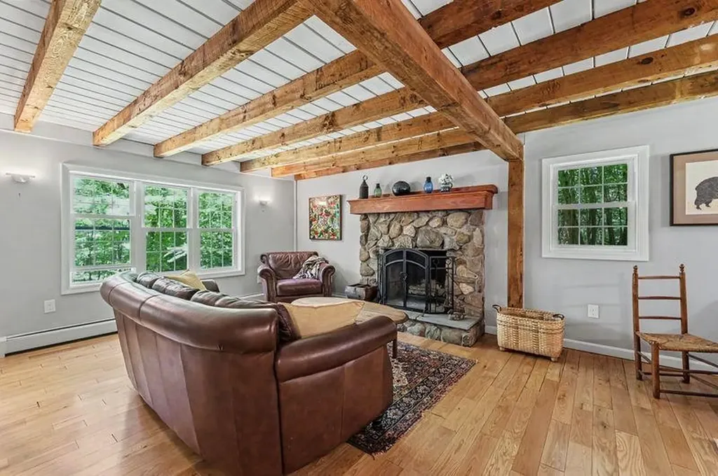 58 Heath Street Newton NH 03858
