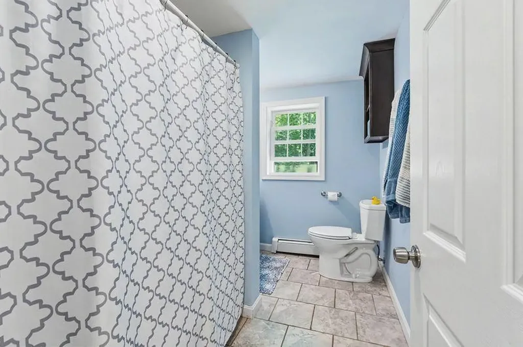 58 Heath Street Newton NH 03858