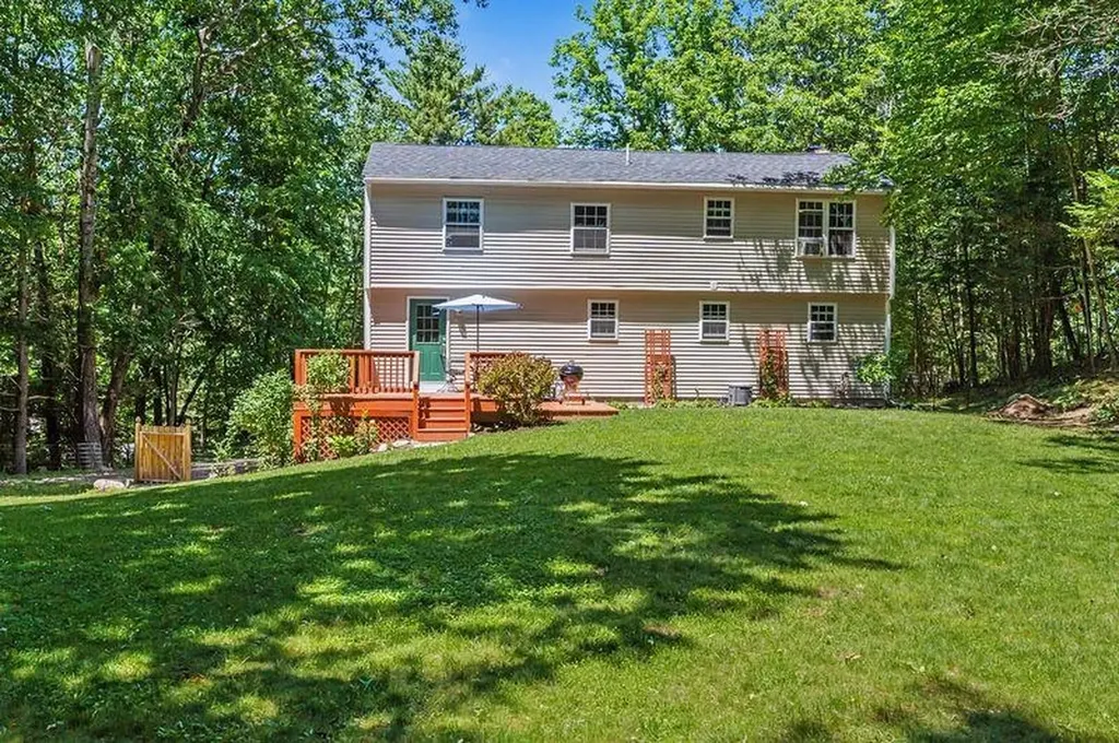 58 Heath Street Newton NH 03858