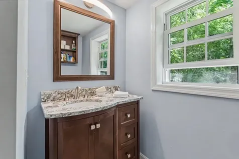 58 Heath Street Newton NH 03858