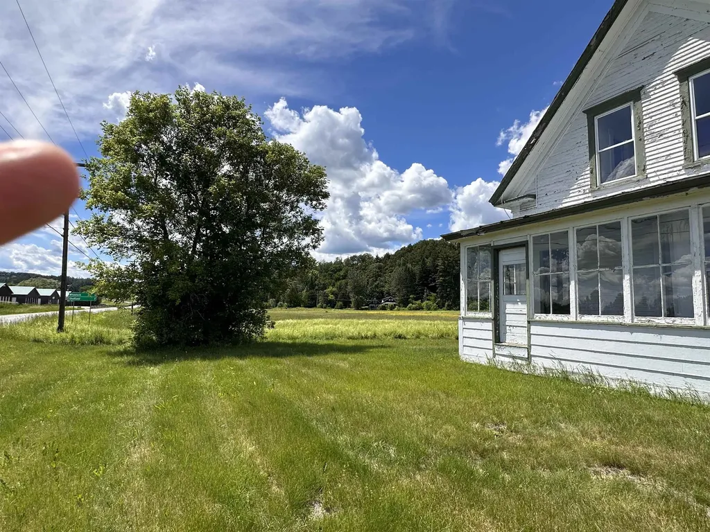 28 Stevens Loop Lyndon VT 05851
