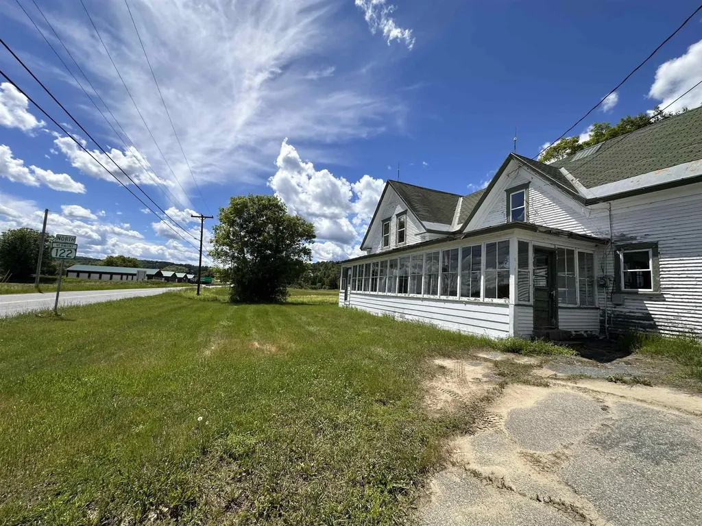 28 Stevens Loop Lyndon VT 05851