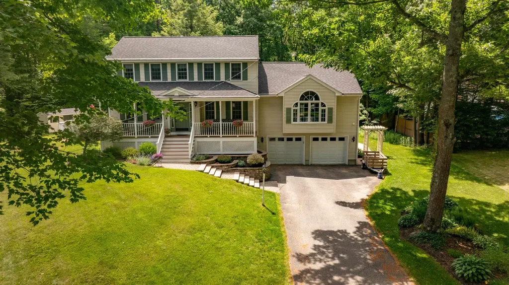 32 Kristin Drive Derry NH 03038