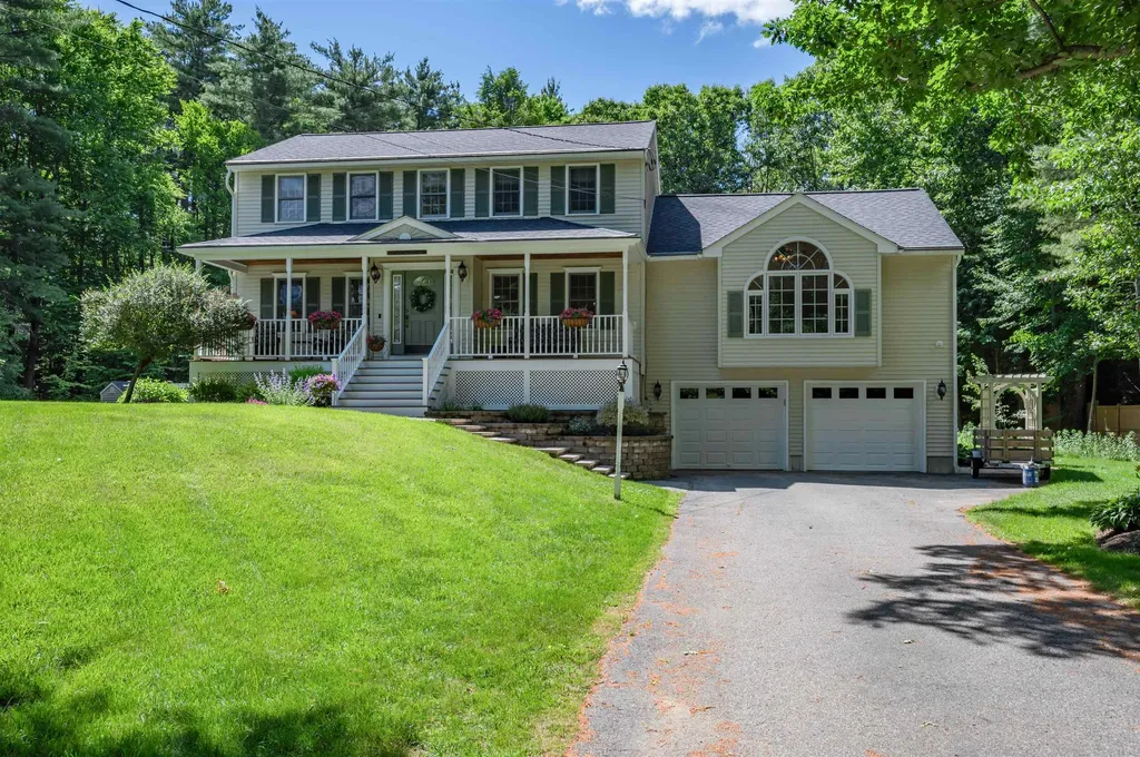 32 Kristin Drive Derry NH 03038