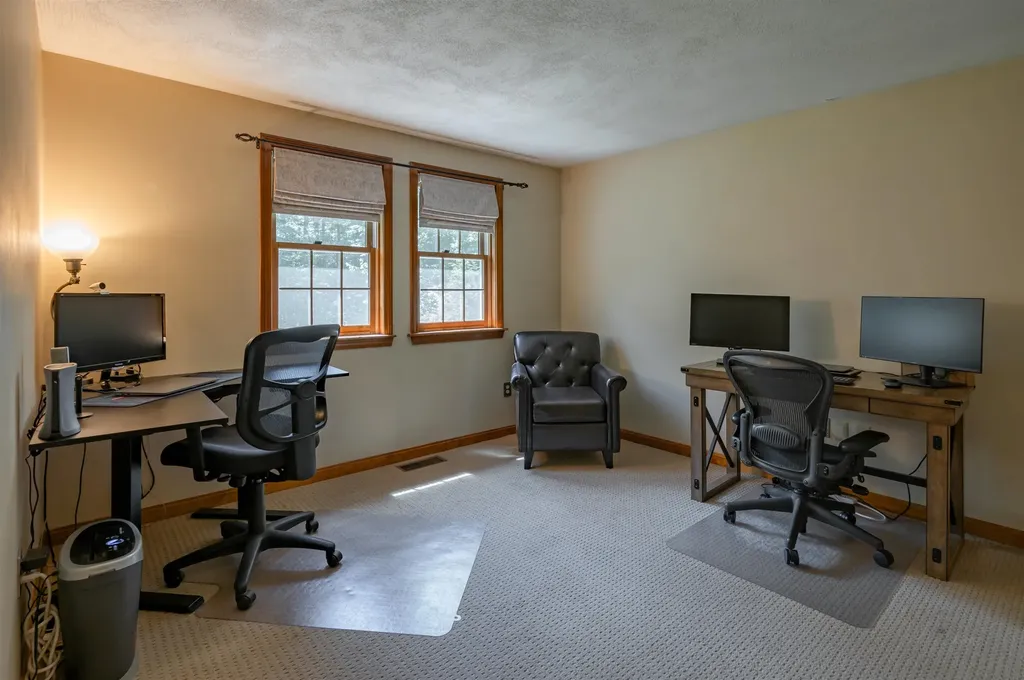 32 Kristin Drive Derry NH 03038