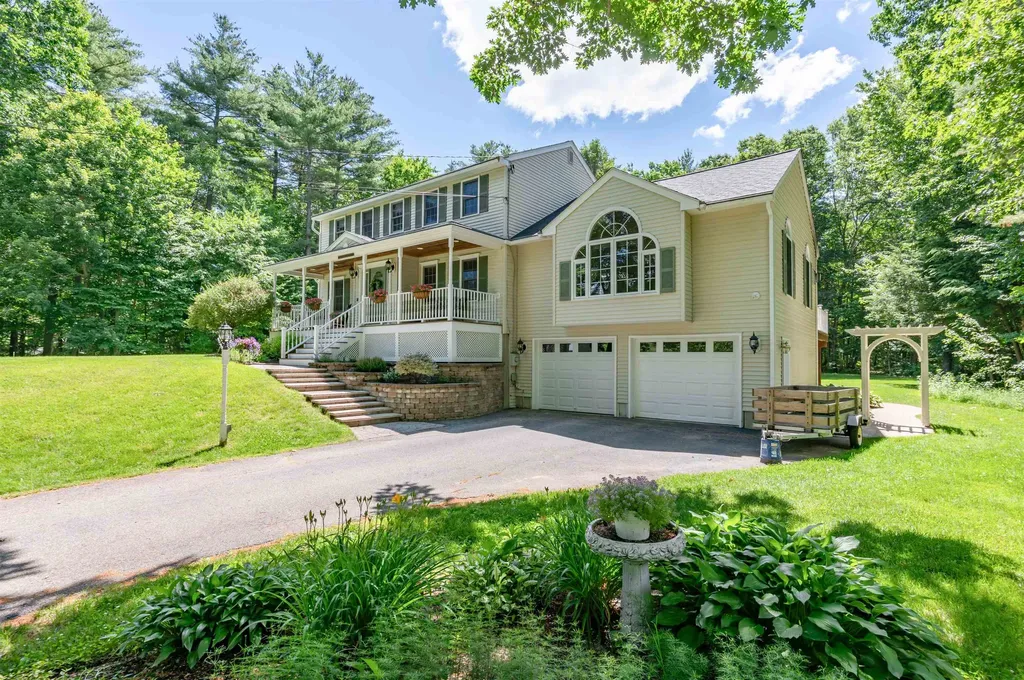 32 Kristin Drive Derry NH 03038