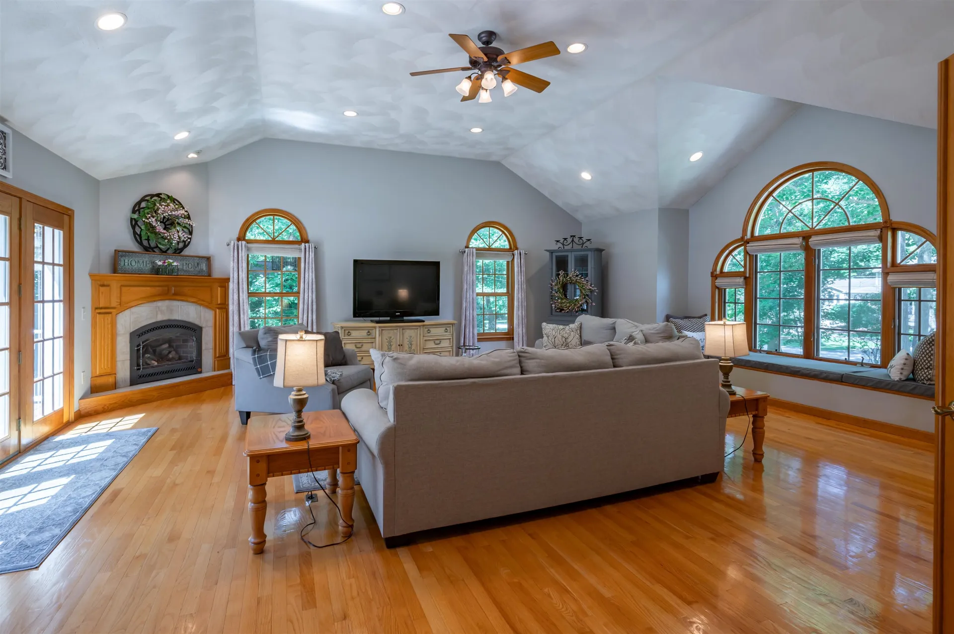 32 Kristin Drive Derry NH 03038