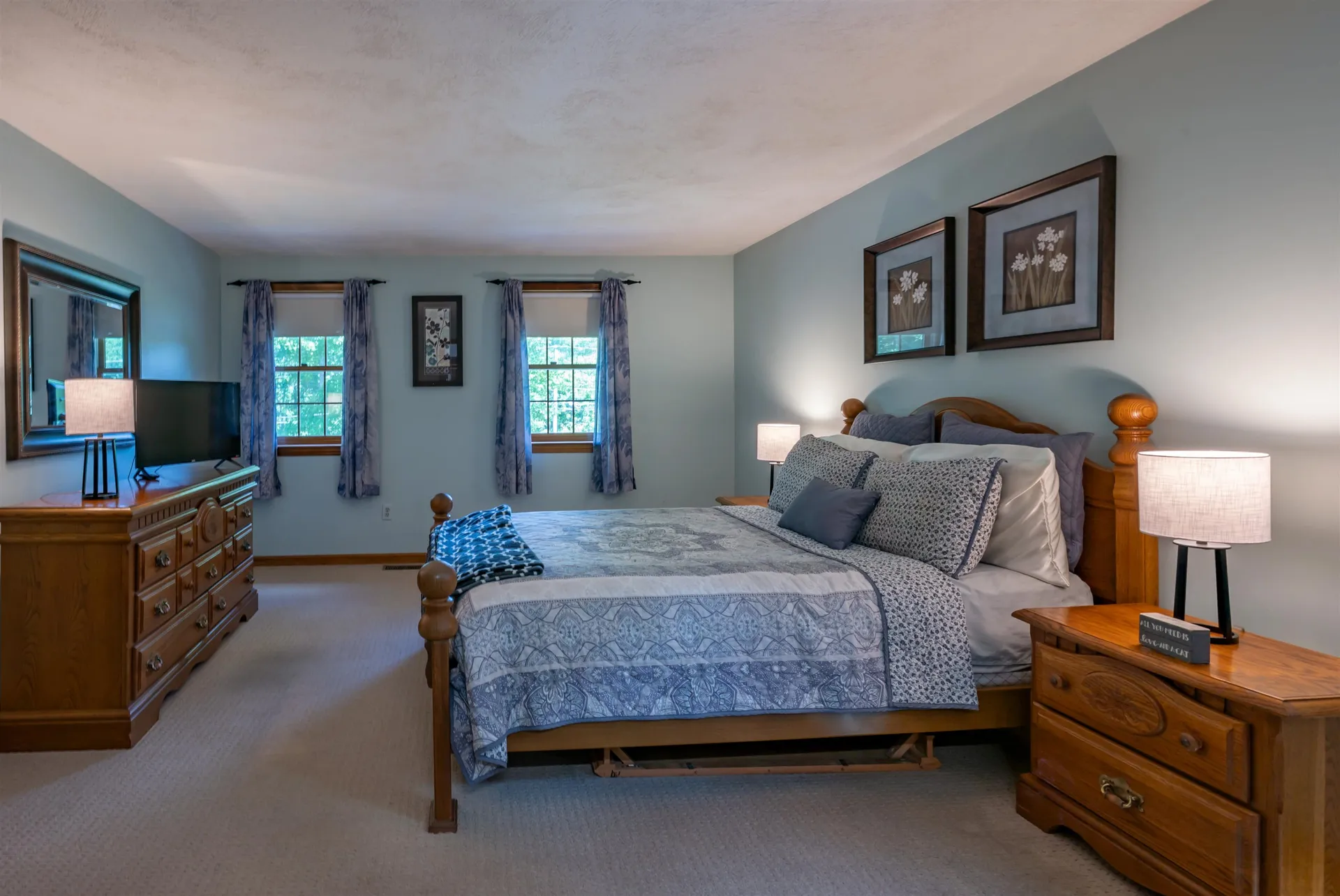 32 Kristin Drive Derry NH 03038