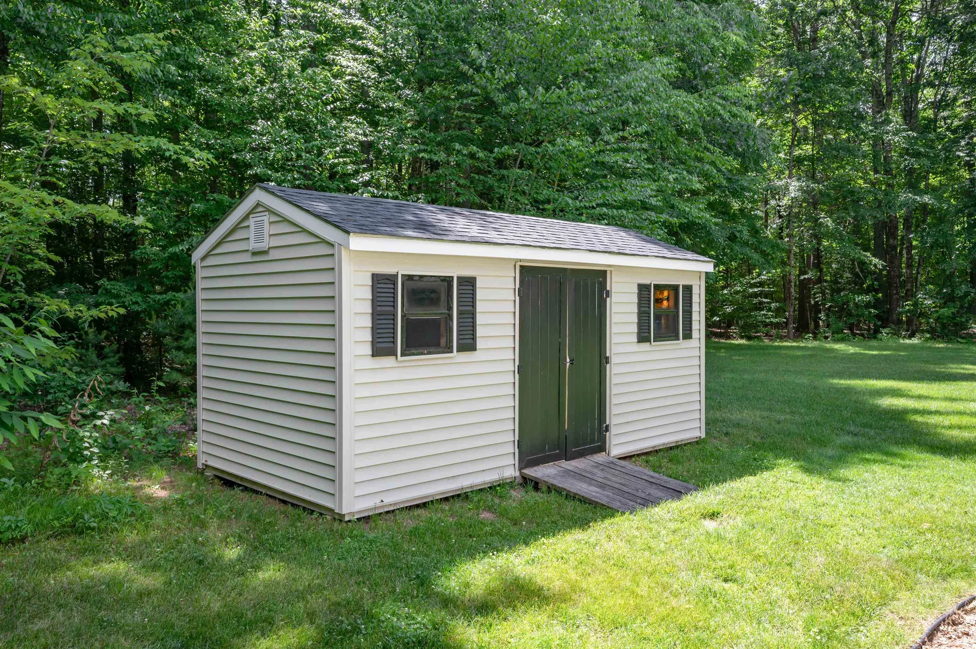 32 Kristin Drive Derry NH 03038