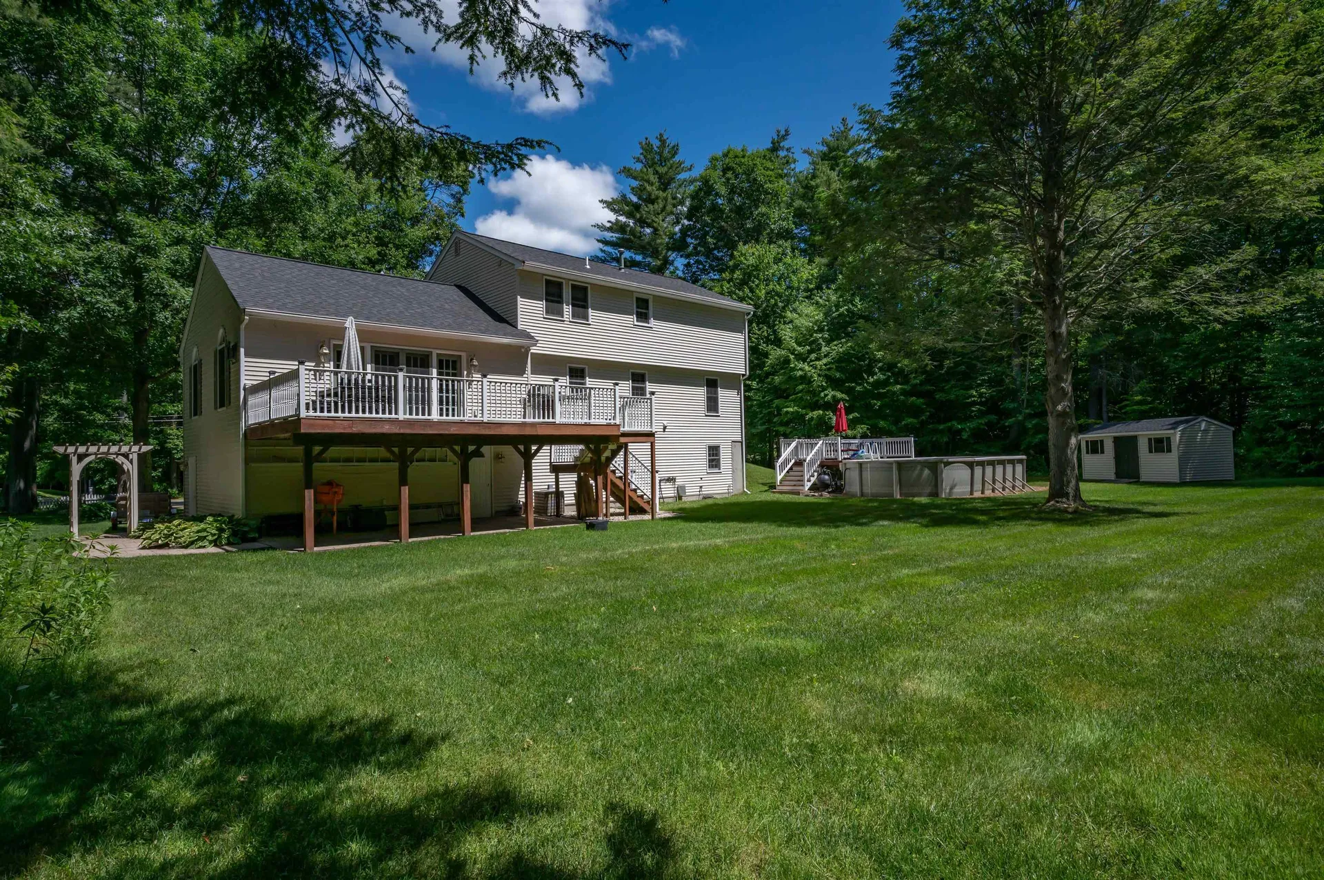 32 Kristin Drive Derry NH 03038
