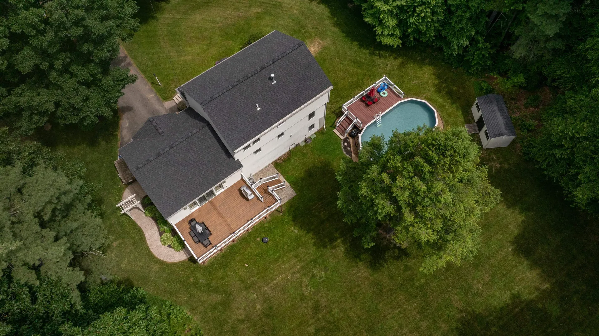 32 Kristin Drive Derry NH 03038