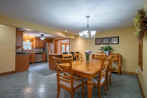 32 Kristin Drive Derry NH 03038