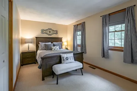 32 Kristin Drive Derry NH 03038