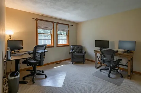 32 Kristin Drive Derry NH 03038