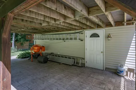 32 Kristin Drive Derry NH 03038
