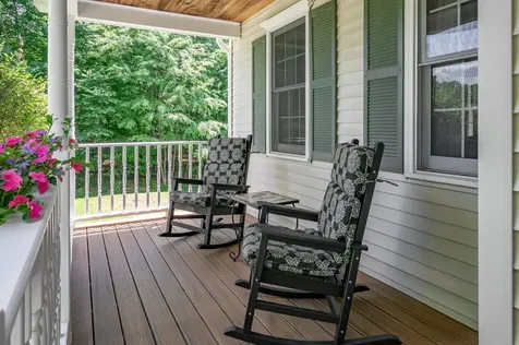 32 Kristin Drive Derry NH 03038