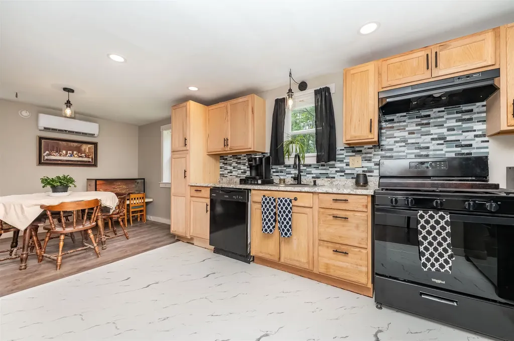143 Town House Road Effingham NH 03882