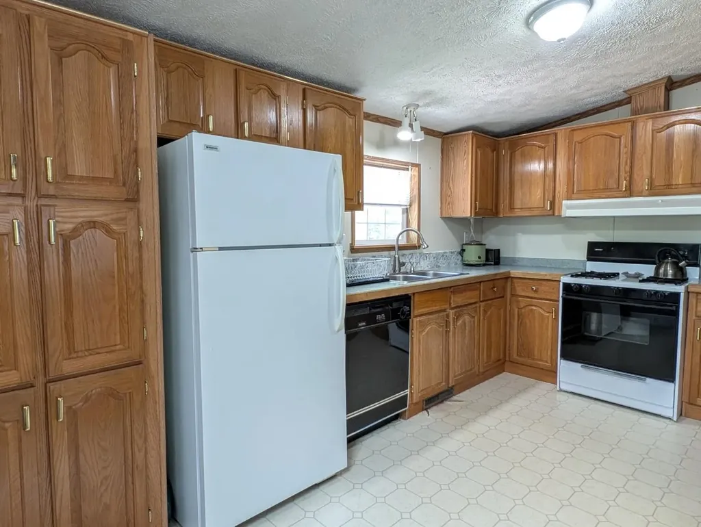 63 Sycamore Boulevard Farmington NH 03835
