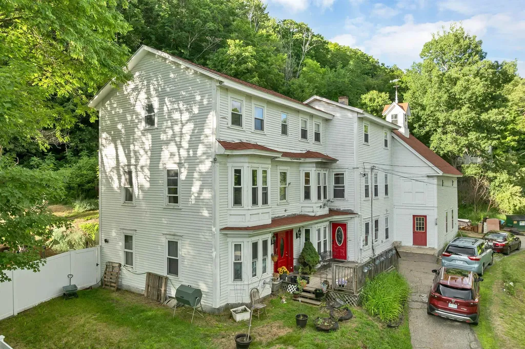 25 Cedar Street Bristol NH 03222