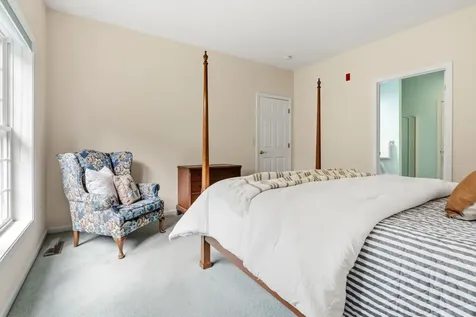 34 Mammoth Road Hooksett NH 03106
