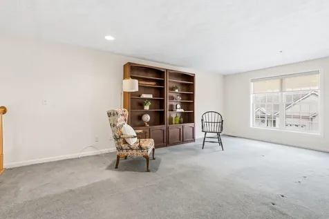 34 Mammoth Road Hooksett NH 03106