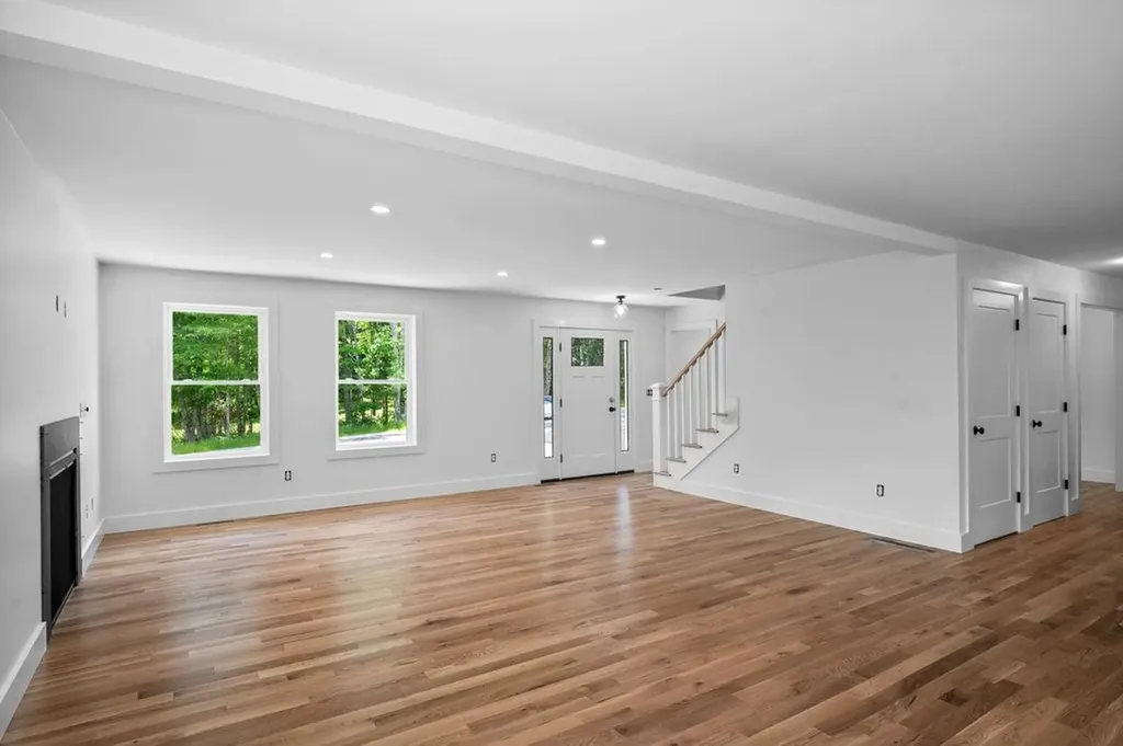 5 Valley Lane Somersworth NH 03878