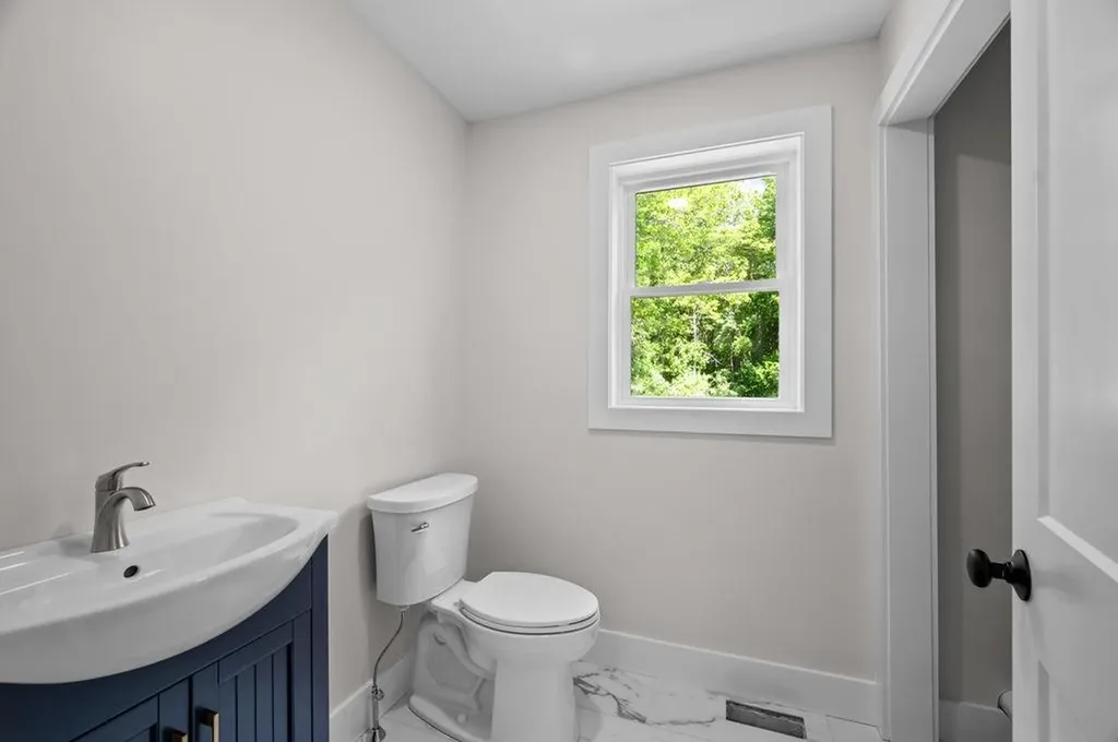 5 Valley Lane Somersworth NH 03878