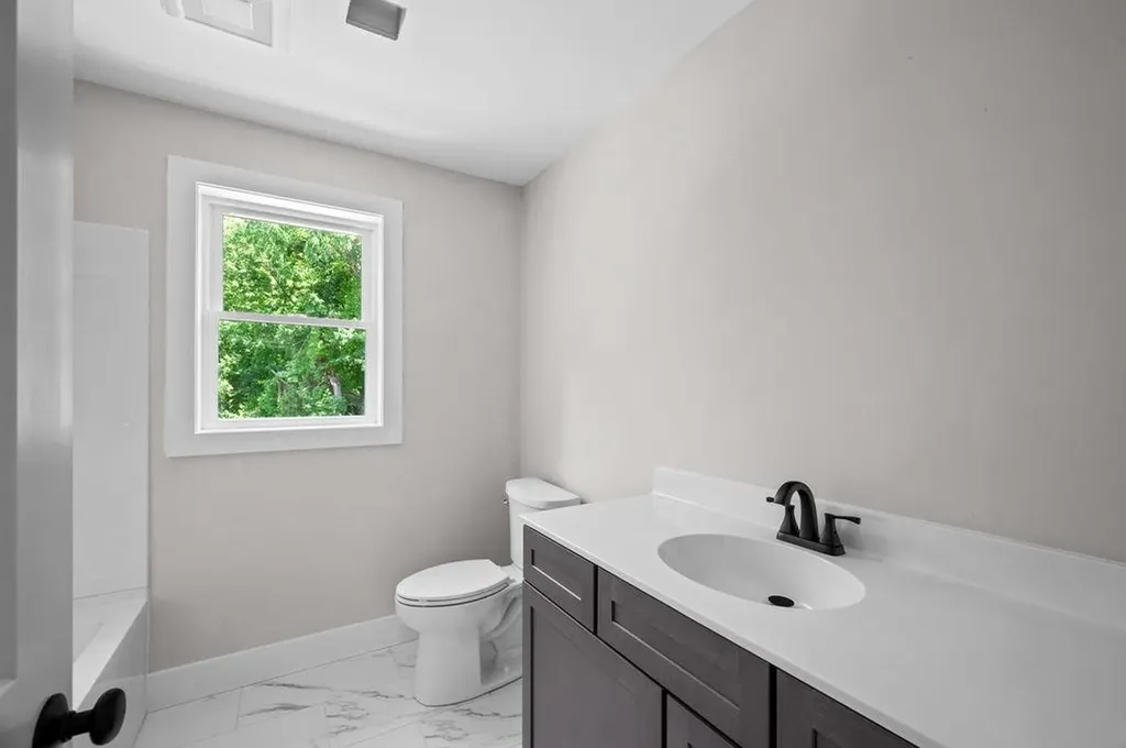 5 Valley Lane Somersworth NH 03878