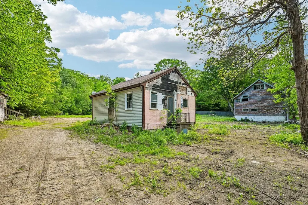 194 Currier Road Candia NH 03034