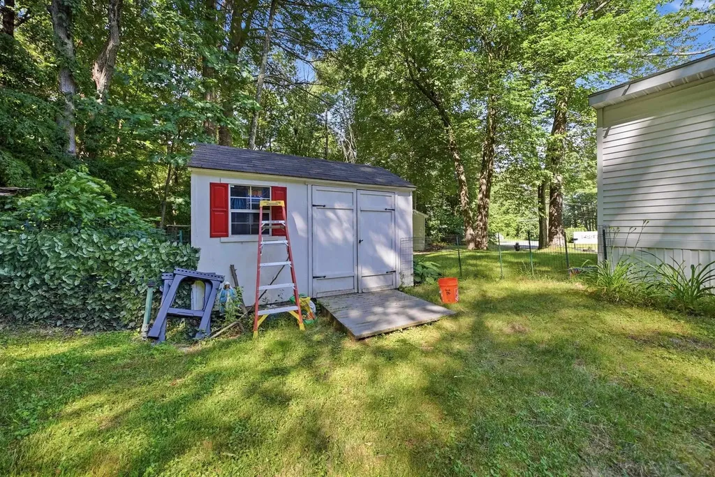 60 Trestle Brook Drive Nashua NH 03062