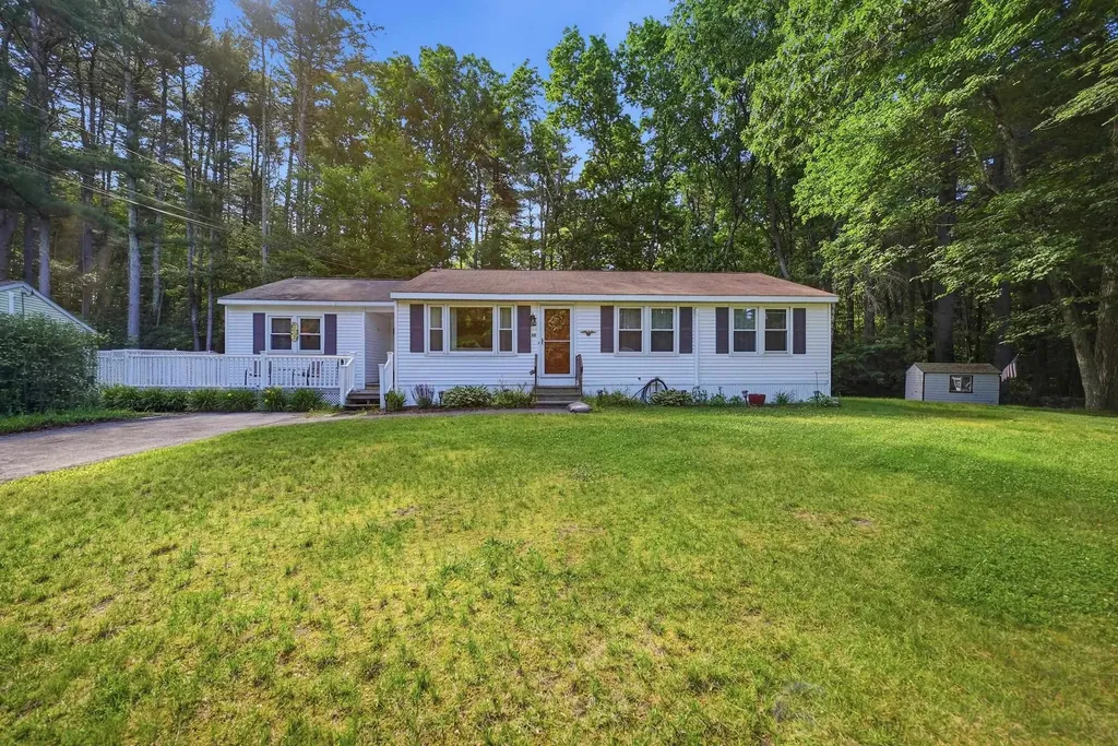 60 Trestle Brook Drive Nashua NH 03062