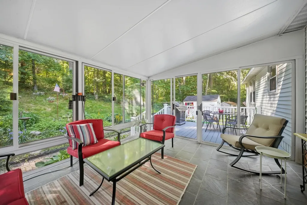 60 Trestle Brook Drive Nashua NH 03062