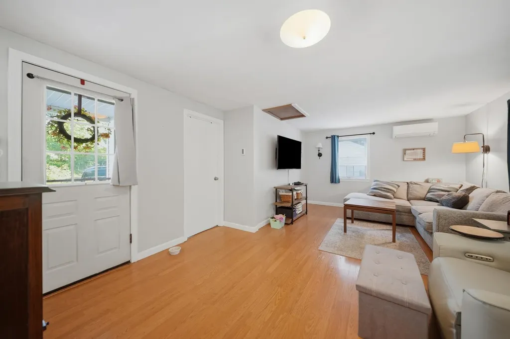 60 Trestle Brook Drive Nashua NH 03062